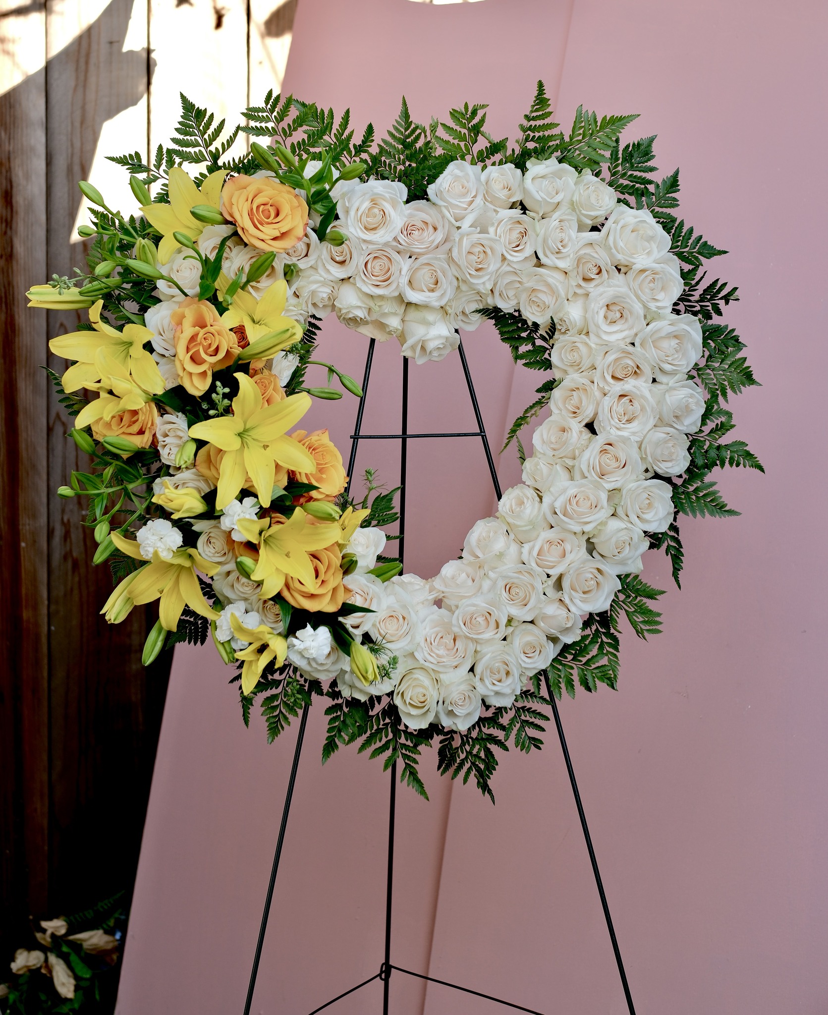 Floral tribute funeral 0001Decor