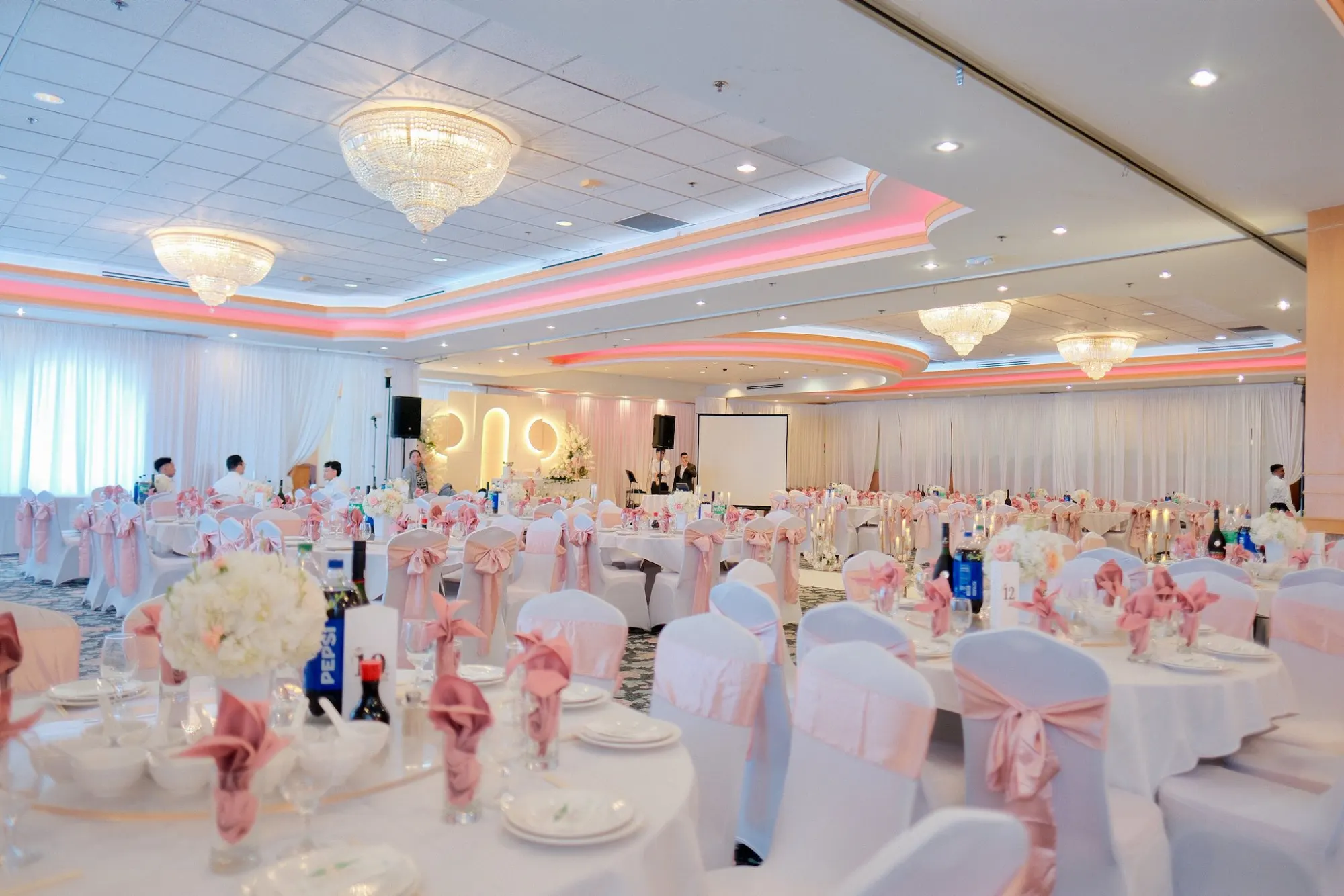 Sweetheart table florals Bay Area